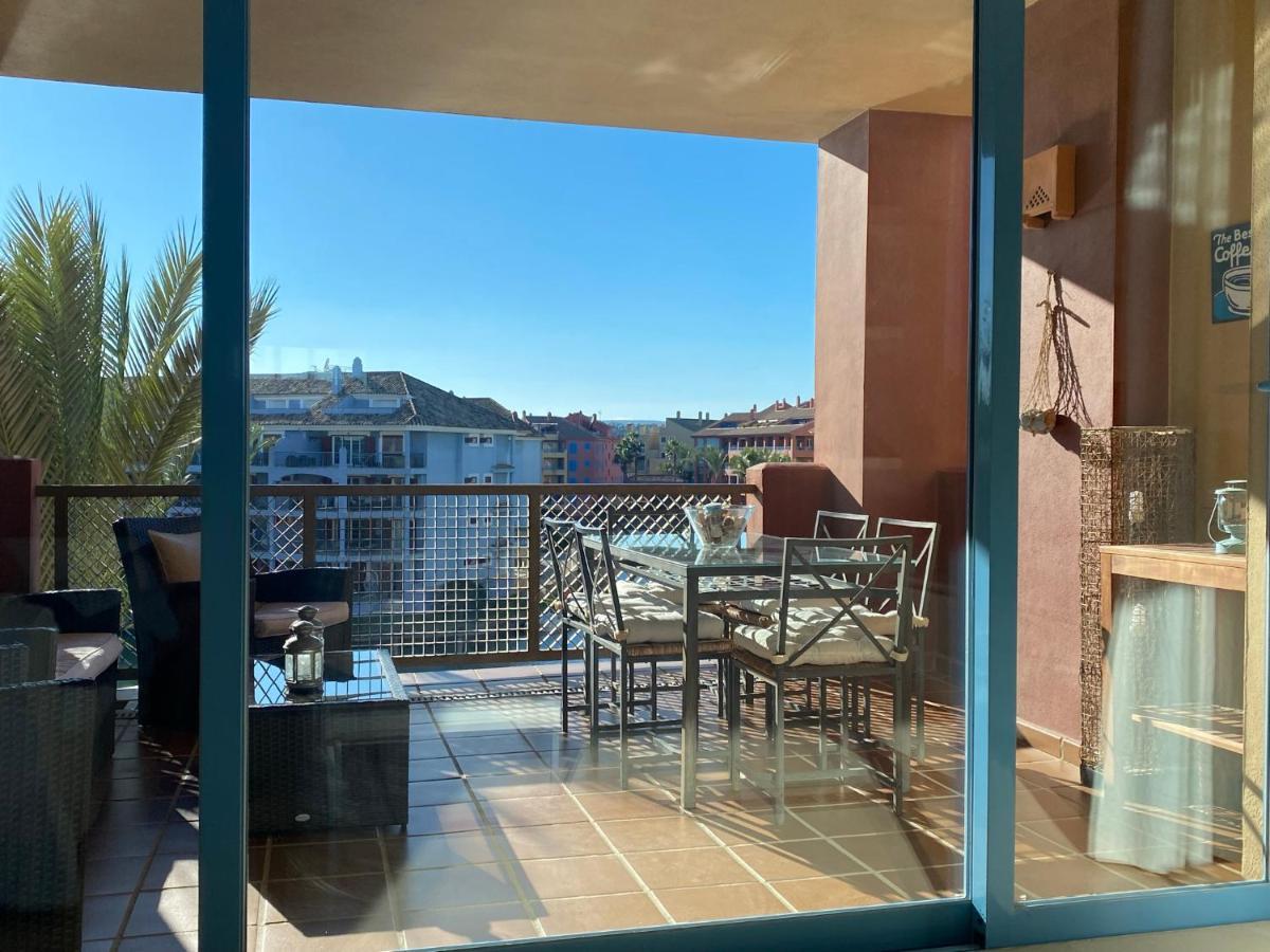 Apartamento con terraza sobre La Marina de Sotogrande San Roque  Exterior foto
