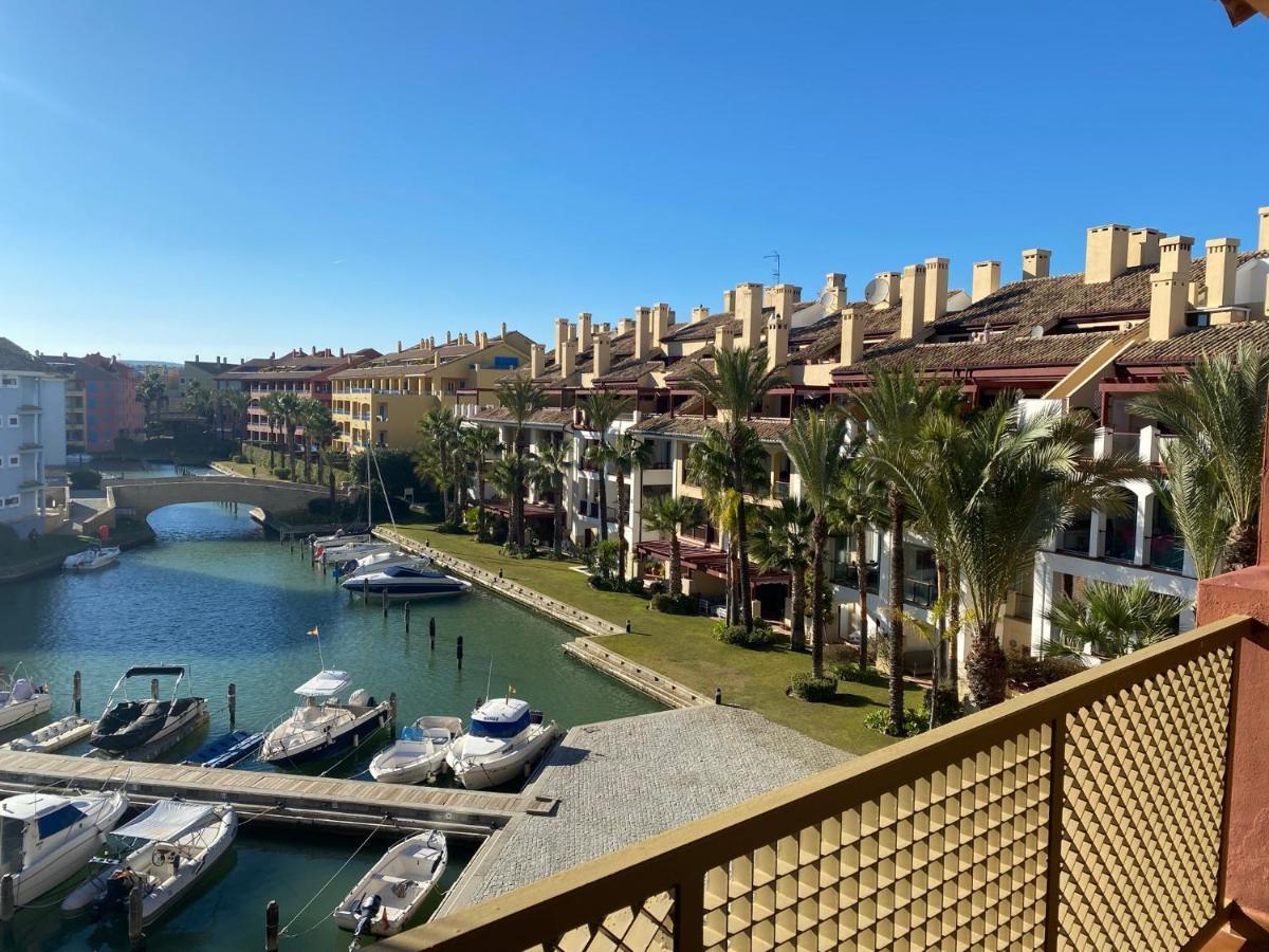 Apartamento con terraza sobre La Marina de Sotogrande San Roque  Exterior foto