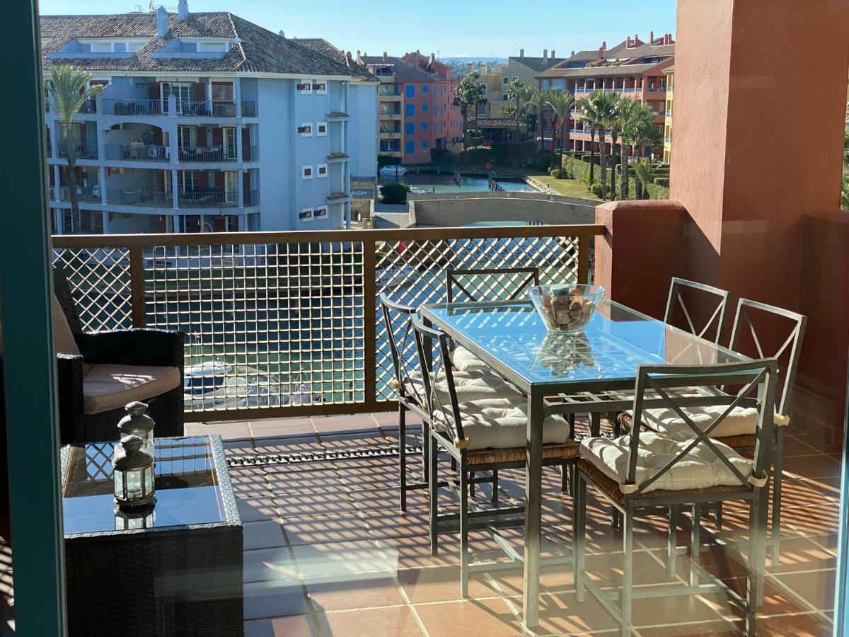 Apartamento con terraza sobre La Marina de Sotogrande San Roque  Exterior foto