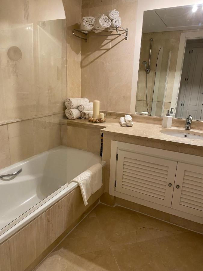 Apartamento con terraza sobre La Marina de Sotogrande San Roque  Exterior foto