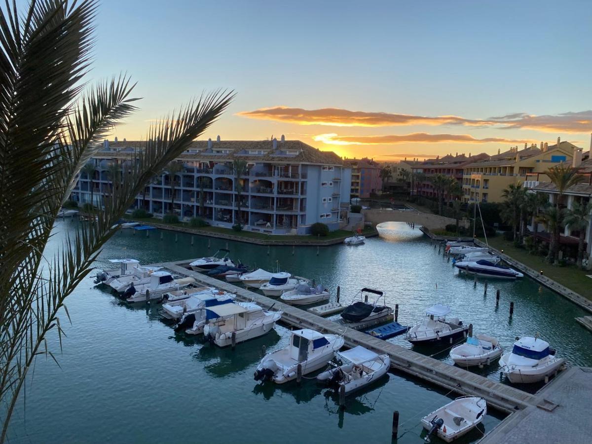 Apartamento con terraza sobre La Marina de Sotogrande San Roque  Exterior foto