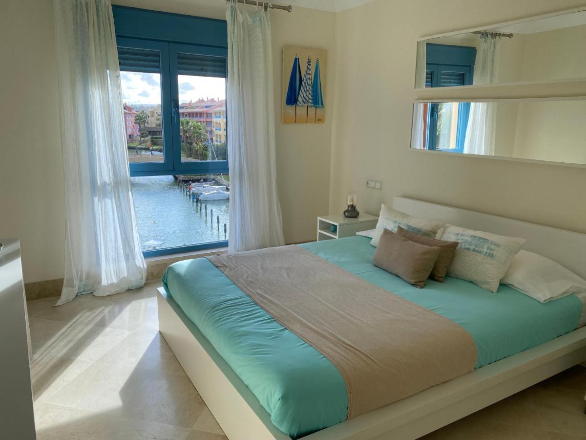 Apartamento con terraza sobre La Marina de Sotogrande San Roque  Exterior foto